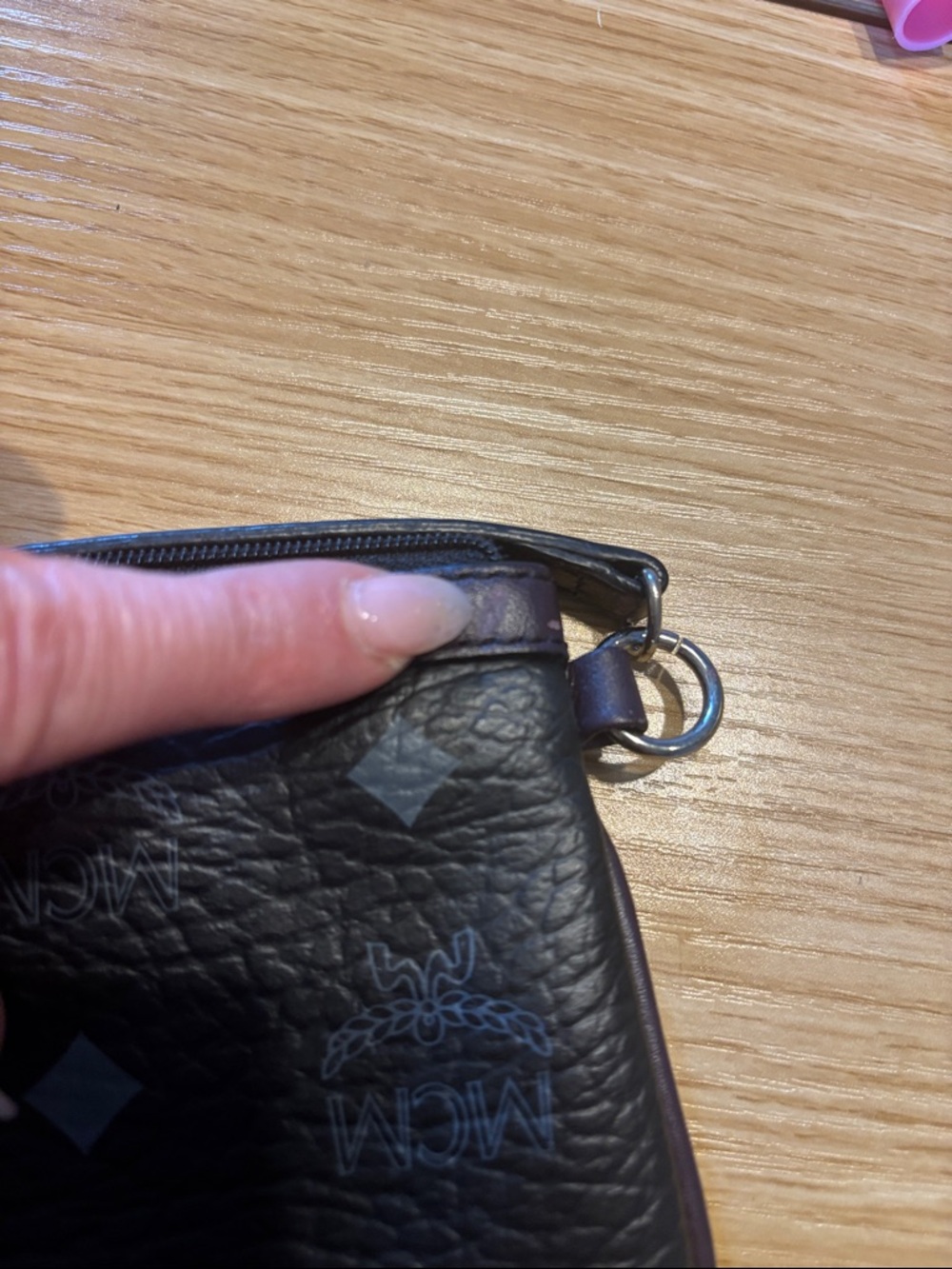 MCM Black Logo-Print Leather Wristlet - Picture 9 of 14